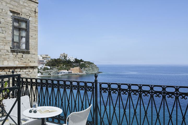 Hotel Ploes in Syros