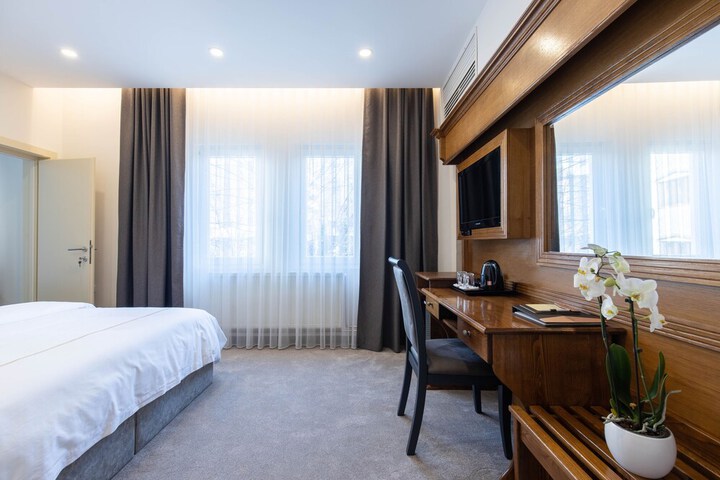 Room 16 of 85