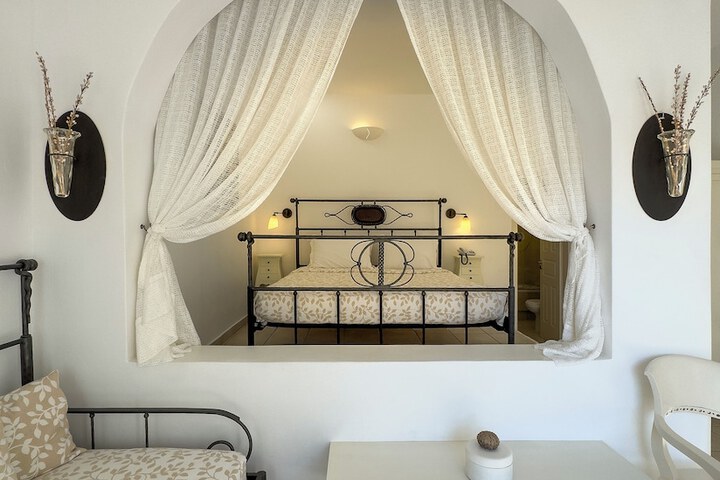 Room 40 of 168