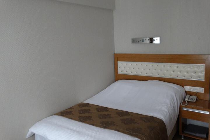 Room 12 of 36