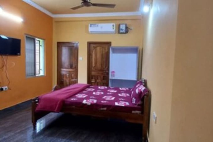 Room 8 of 16