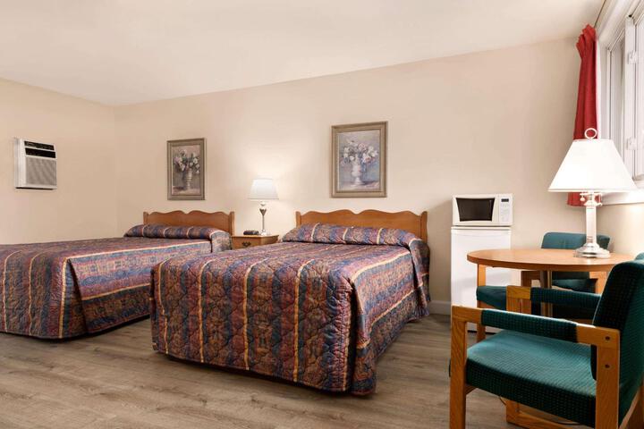 2 Double Beds Exterior Accessible (8 of 8)