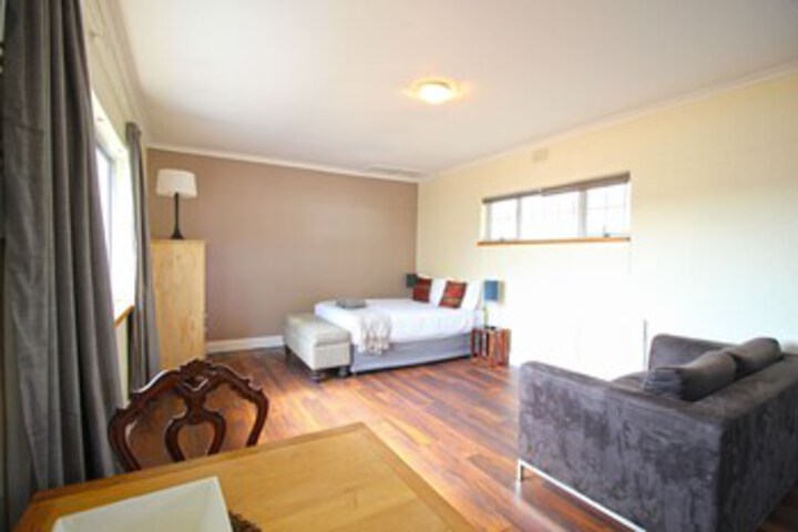 Room 9 of 10