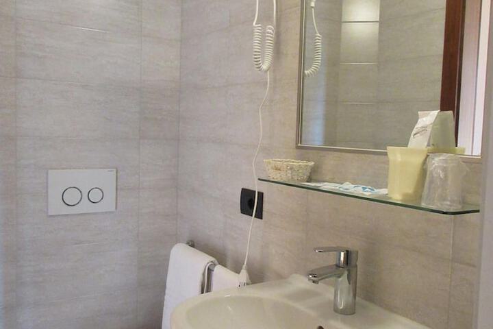 Room 46 of 61
