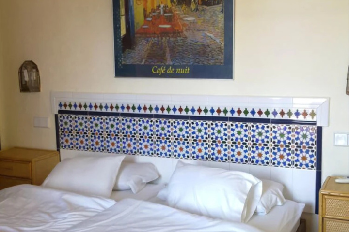 Room 2 of 8