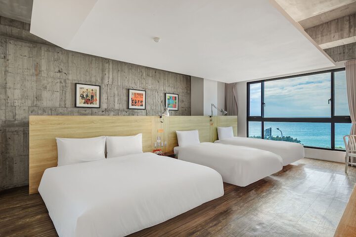 Room 34 of 201