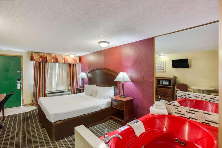1 King Bed (2 of 11)