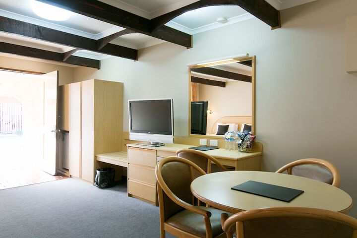 Room 50 of 85