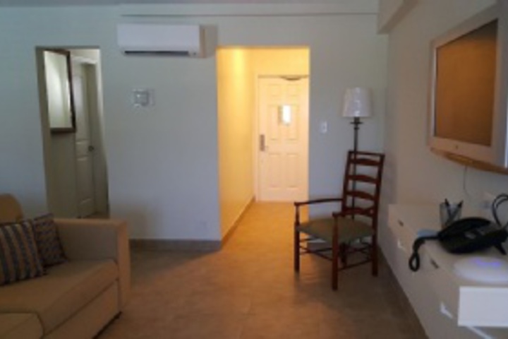 Room 79 of 695