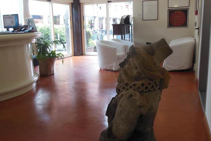 Hotel Lobby