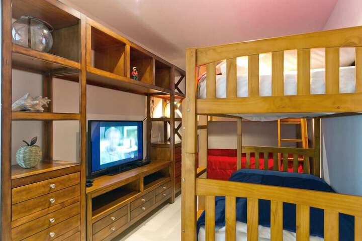 Room 2 of 144