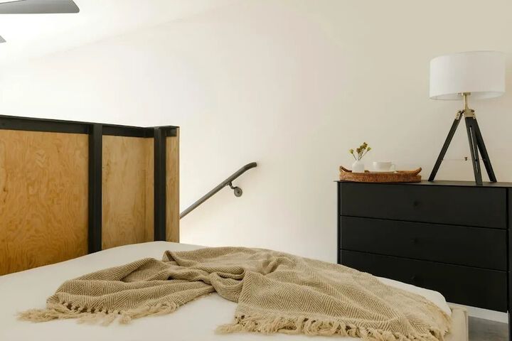 Room 6 of 19