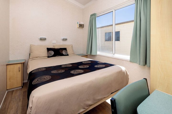 Room 2 of 144