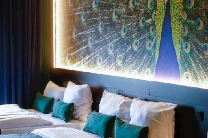Room 38 of 100