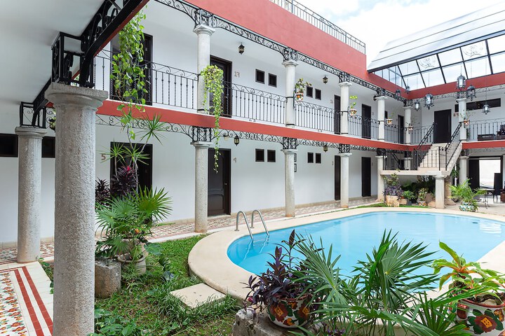 Pools & Facilities