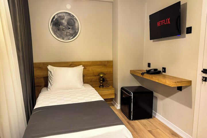 Room 3 of 21