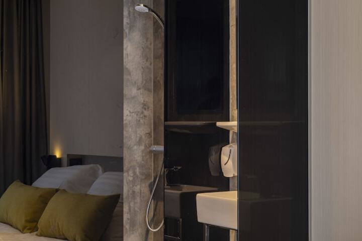 Room 20 of 42