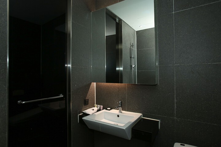 Room 36 of 59