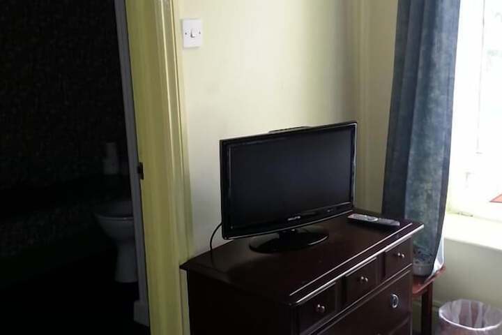 Room 12 of 35