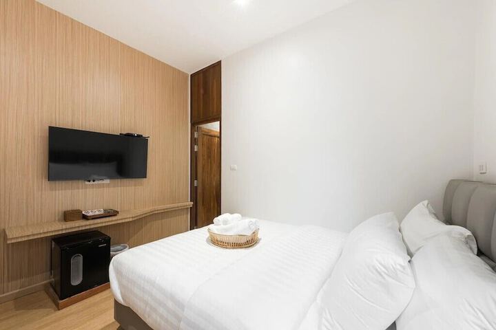 Room 9 of 40