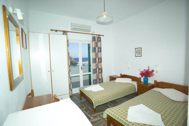 Room 5 of 77