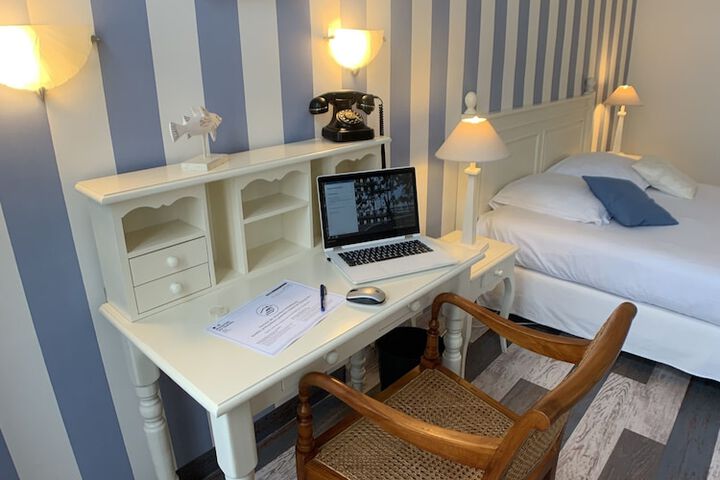 Room 28 of 50
