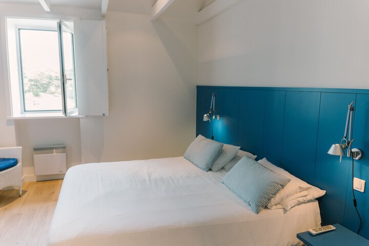 Room 3 of 34