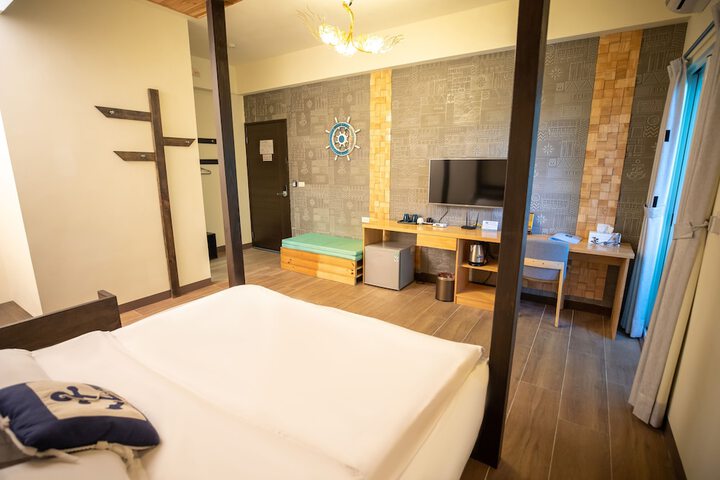 Room 16 of 31