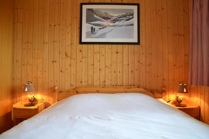 Room 3 of 11
