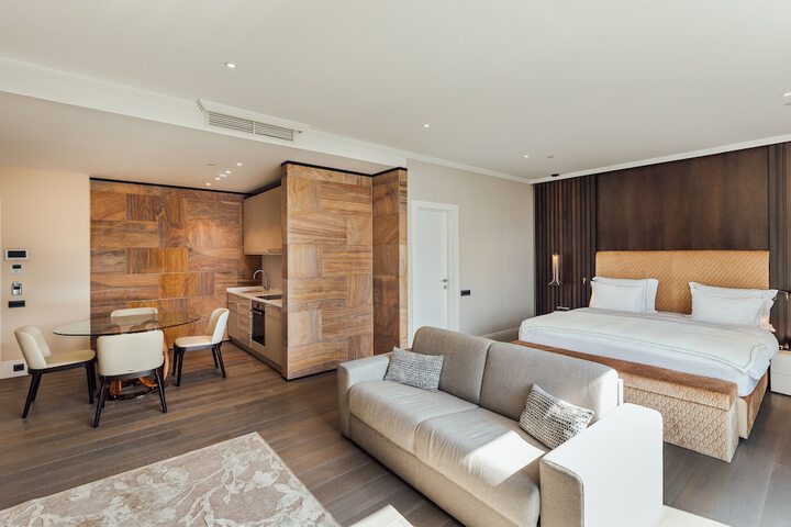 Room 51 of 149