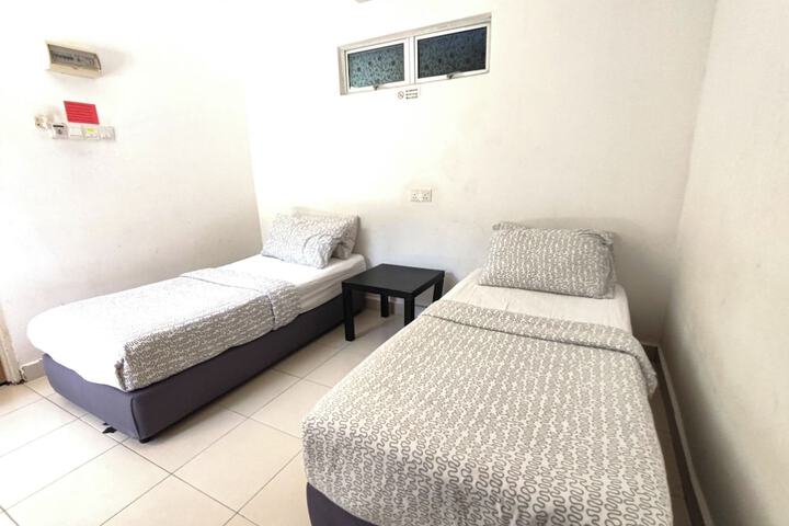 Room 5 of 27