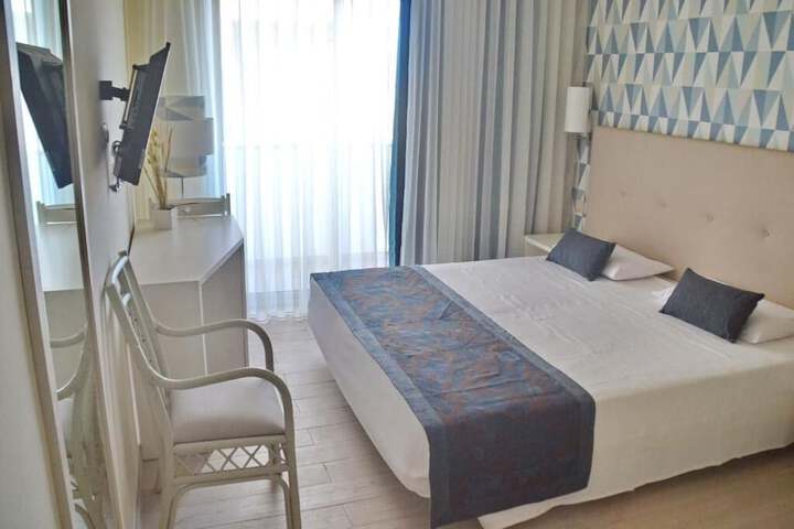 Room 14 of 36