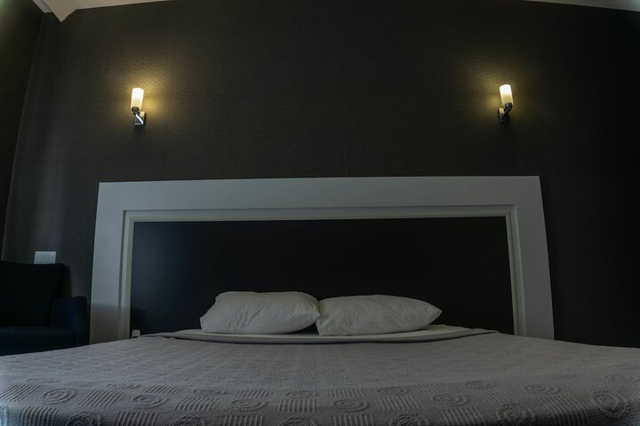 Room 10 of 43