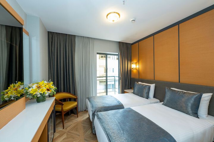Room 34 of 144