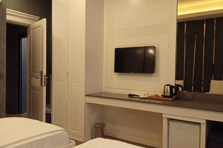 Room 6 of 36