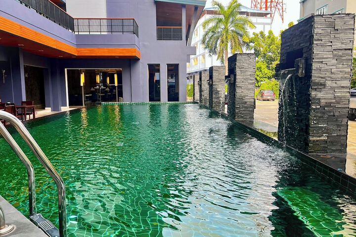 Pool 92 of 146