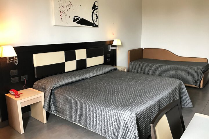 Room 15 of 65
