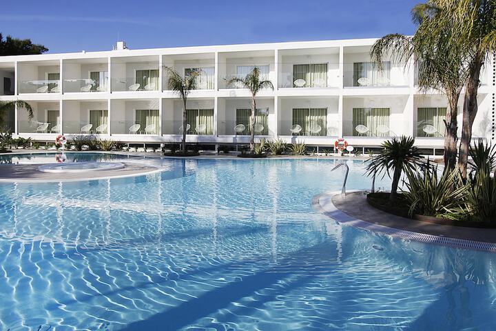 Pools & Facilities