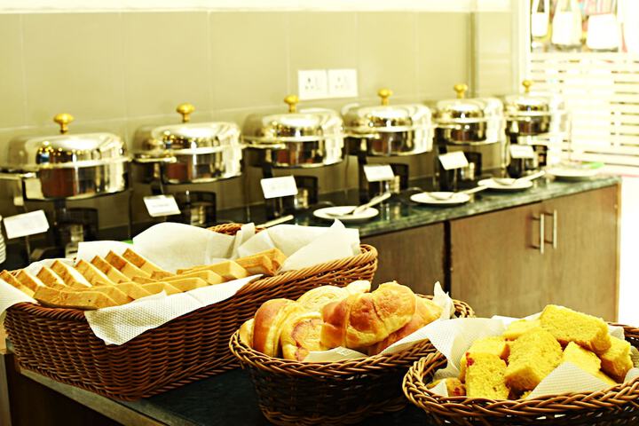 Breakfast/Coffee Service 33 of 40
