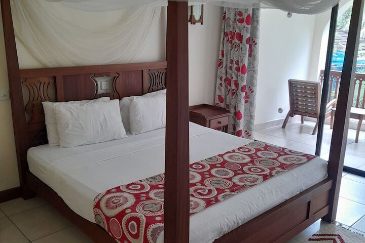 Room 6 of 20
