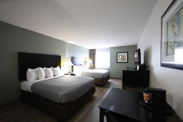 Room 8 of 30