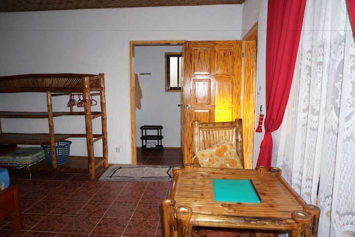 Room 25 of 52