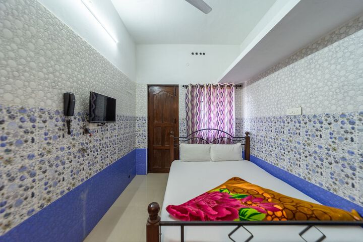 Room 8 of 30