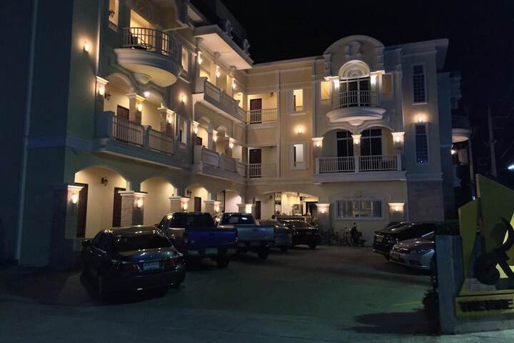 Hotel 30 of 33