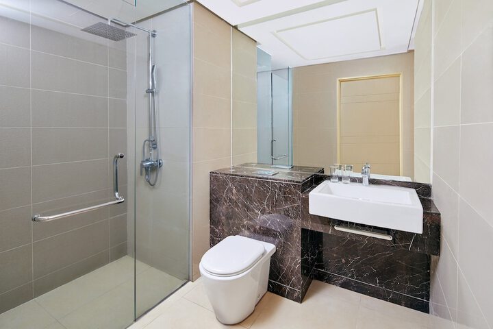 Room 14 of 30