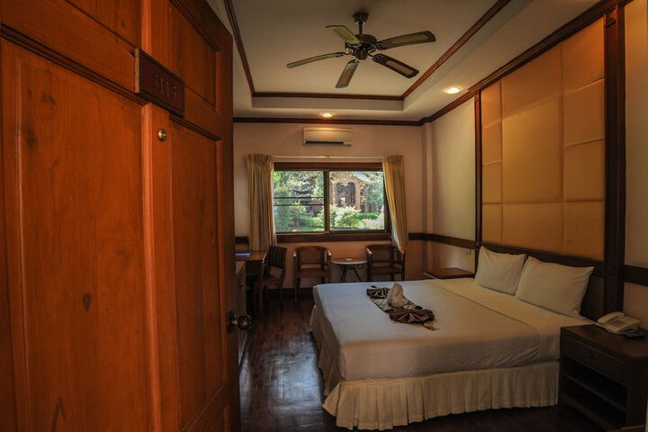Room 16 of 51