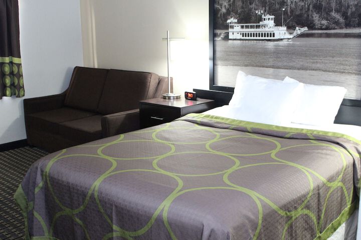 Queen Bed Accessible (14 of 18)