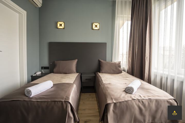 Room 6 of 31