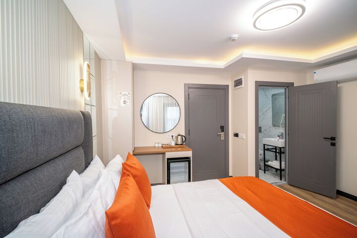 Room 36 of 60