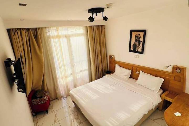 Room 7 of 13